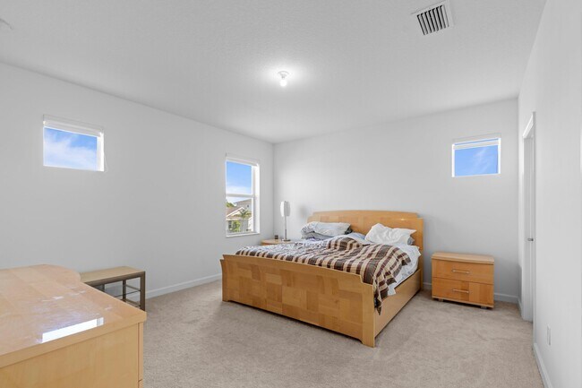 Building Photo - 5742 Graceful Wy