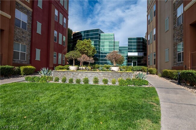 Building Photo - 62 E Serene Ave