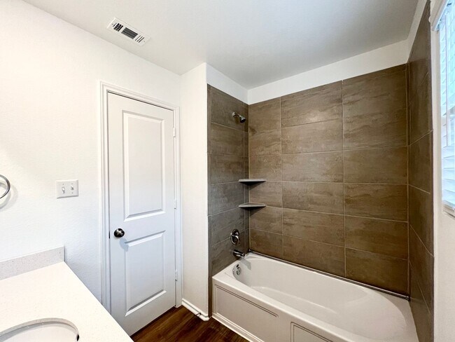 Building Photo - Jarrell Home For Lease