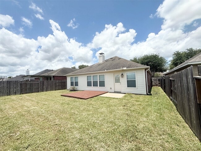 Building Photo - 12404 Shady Brook Dr