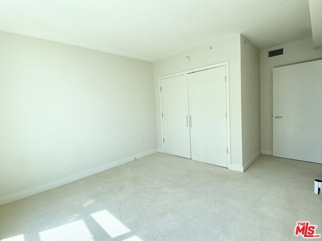 Building Photo - 3141 Michelson Dr