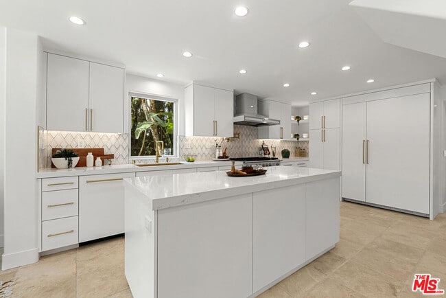 Building Photo - 10825 Savona Rd