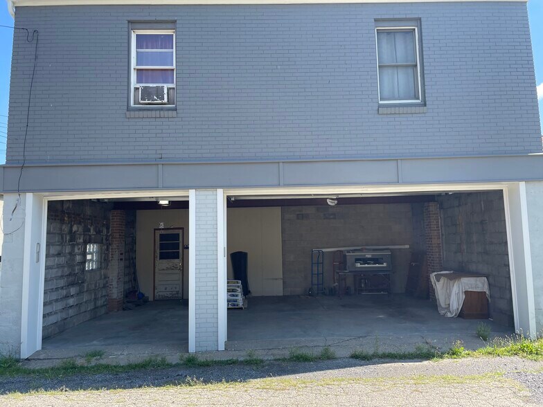 garage parking - 1306 Pennsylvania Ave