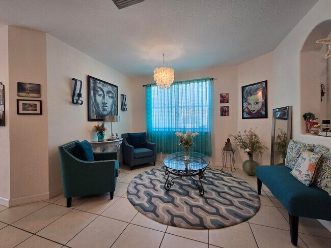 Building Photo - 2208 Shoma Dr