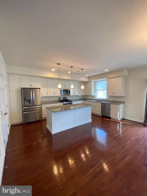 Building Photo - 310 E Barnard St