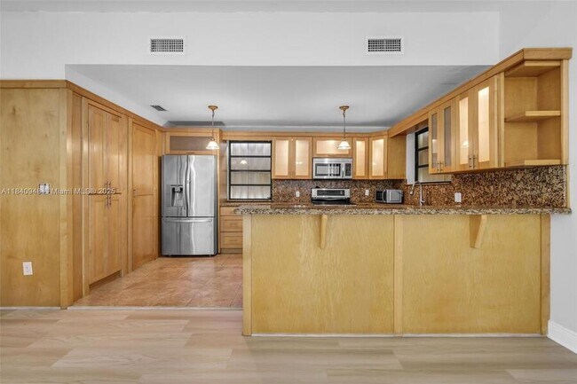 Building Photo - 12845 SW 49th Terrace