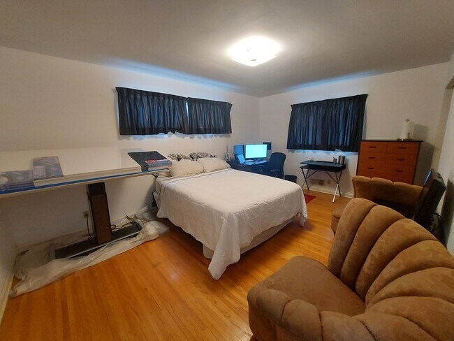 2nd Bedroom on Main Floor - 4401 Avondale Rd