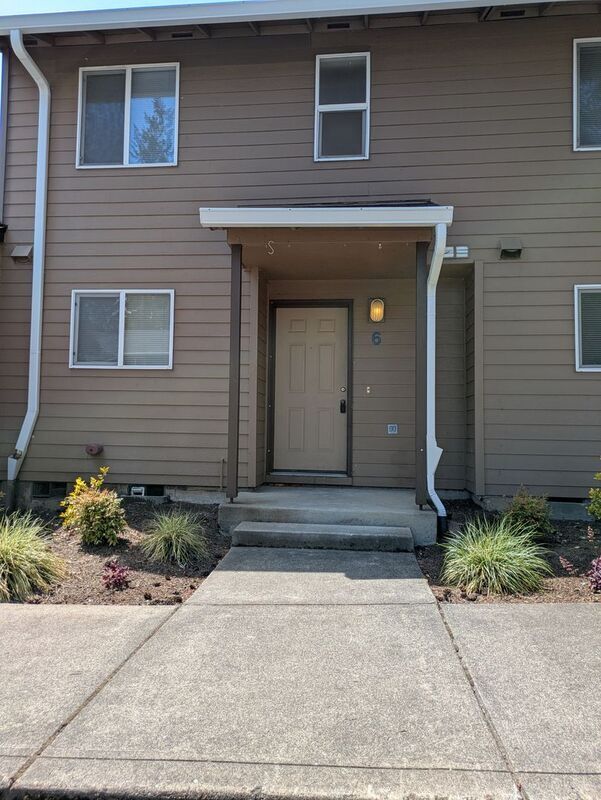 Building Photo - 17979 SW 115th Ave