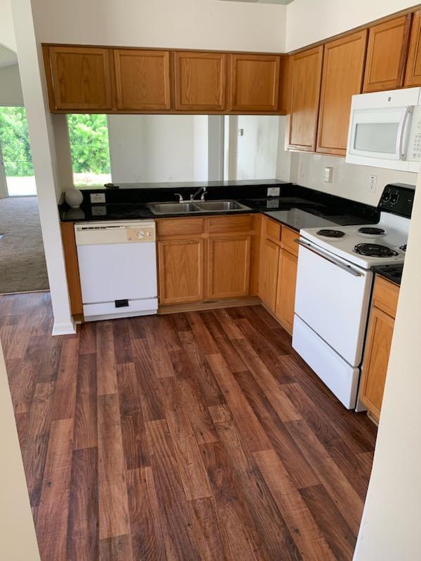 Building Photo - 12932 Fieldmoor Ct