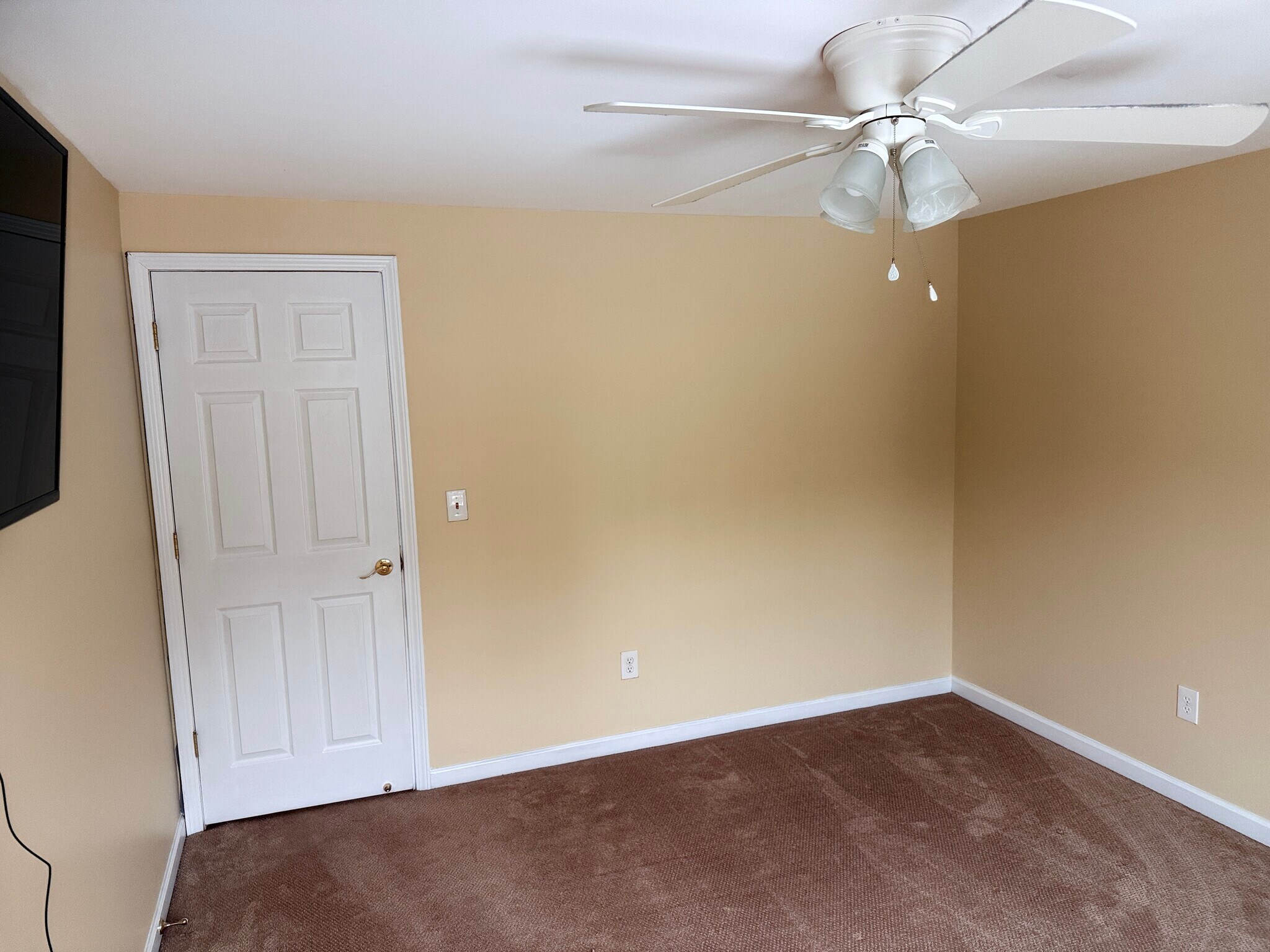 Building Photo - 2275 Nutmeg Ct