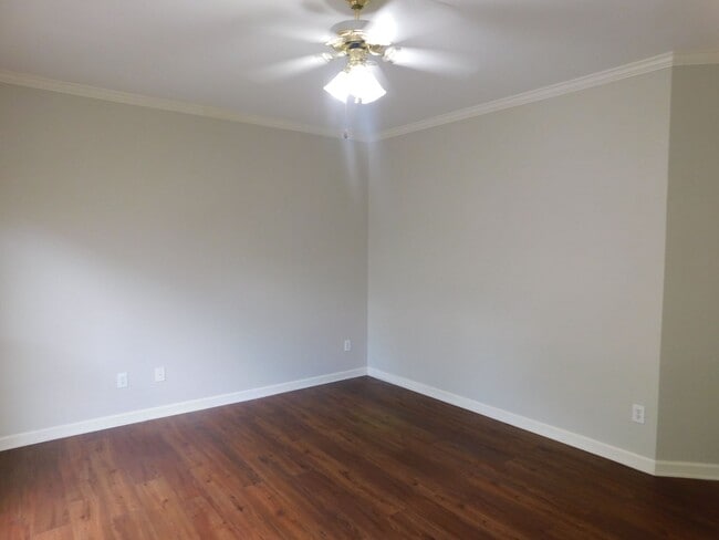 Building Photo - Your Dream Rental Awaits in Gated Greyston...