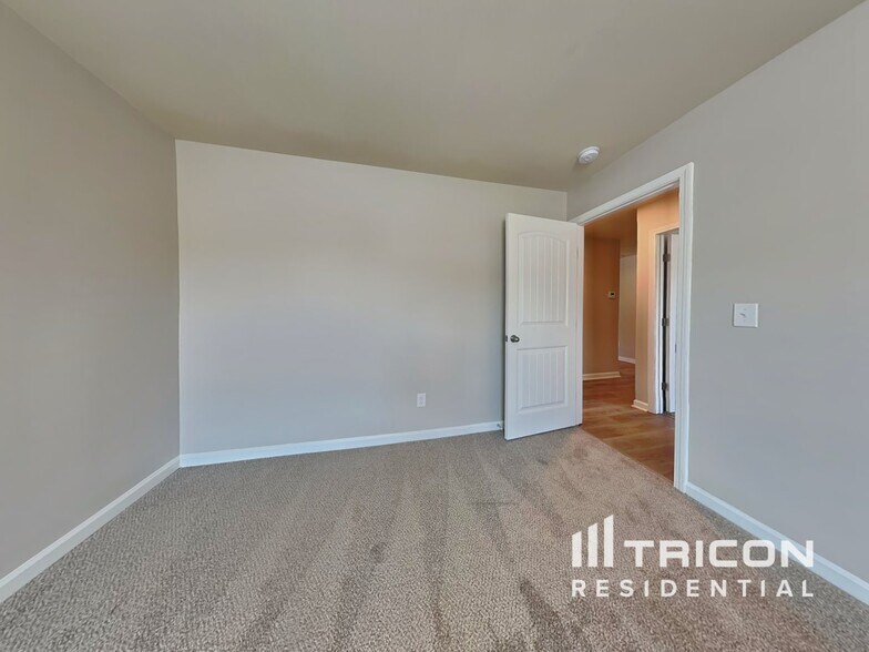 Building Photo - 1026 Eldon Ln