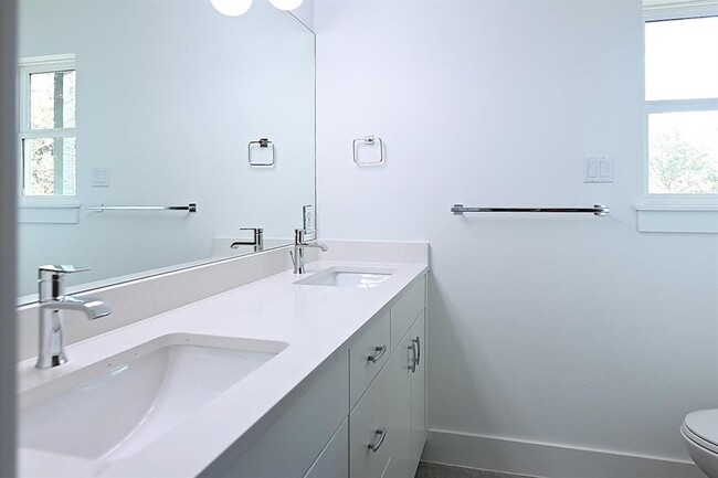 Building Photo - 2650 Crazyhorse Pass