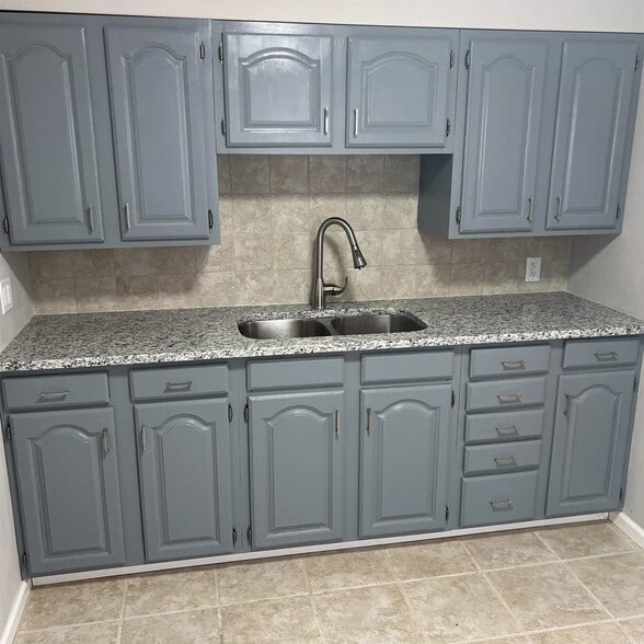 Building Photo - 1525 N Adams St