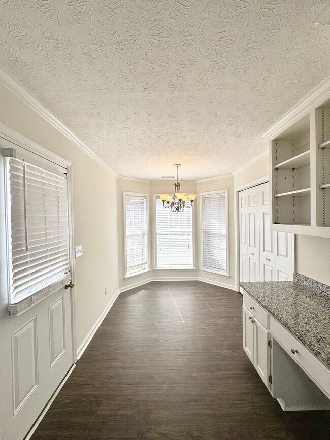 Building Photo - ** 3 bed 2 bath located in Thorington Trace ** Call 334-366-9198 for a self showing