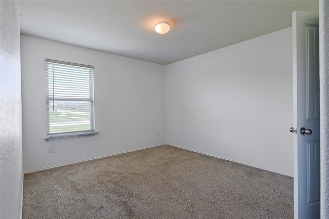 Building Photo - 707 Acacia Park Ln