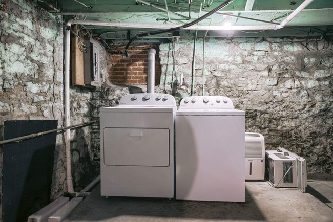 Building Photo - Hamlet St 789-791 MLR