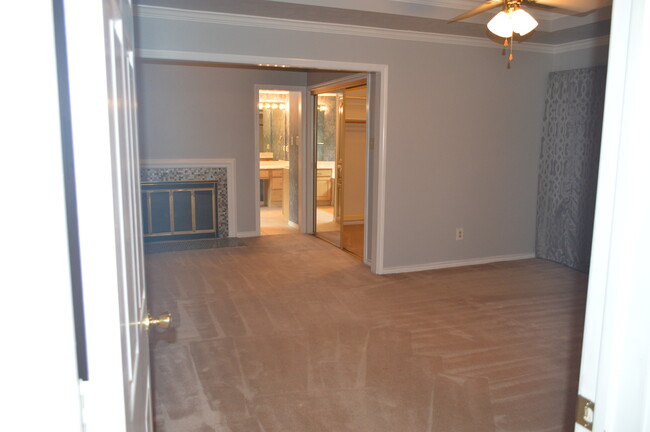Building Photo - 2522 Belmeade Dr