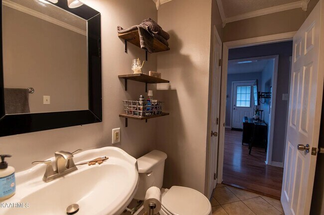 Building Photo - Updated North Knoxville Gem | Massive Fenced Yard & Prime Location!