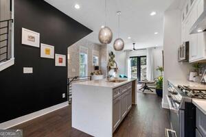 Building Photo - 2328 Mason Dr