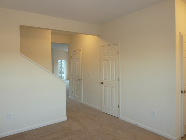 Building Photo - Beautiful Brick Home in Primrose Creek – B...