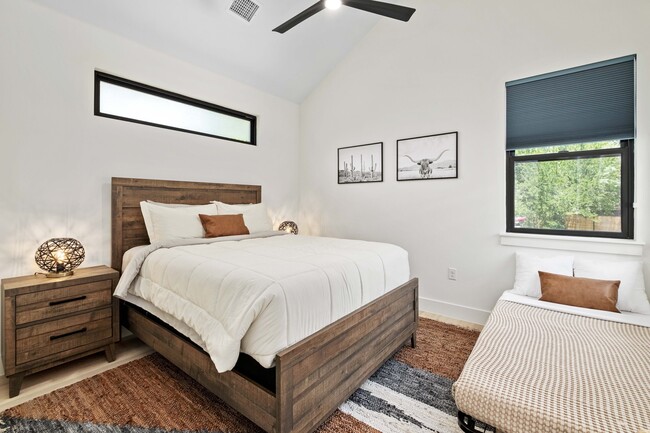 Second Bedroom - Queen Size bed - 1709 Taylor Gaines St