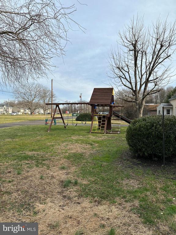 Building Photo - 4007 Hulmeville Rd