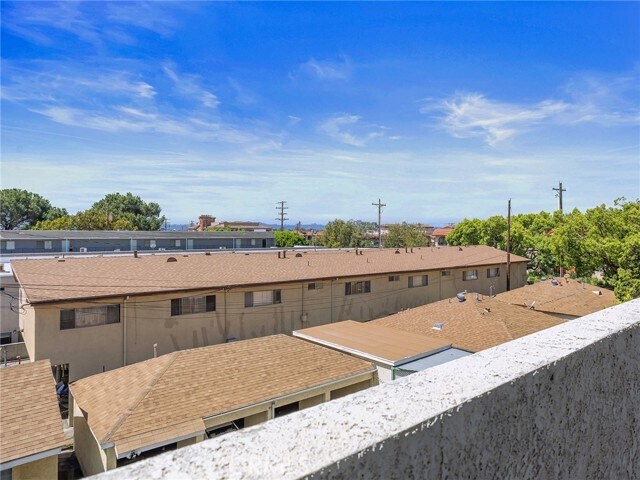 Building Photo - 1706 Grismer Ave