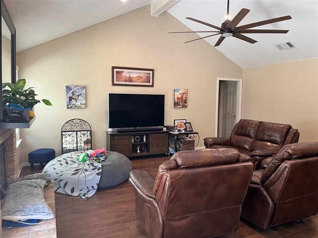 Building Photo - 6401 Woodcrest Dr