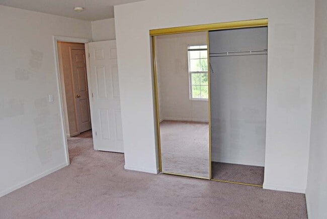 Building Photo - Available July 18th