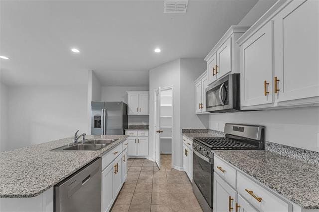Building Photo - 708 Basteen Ln