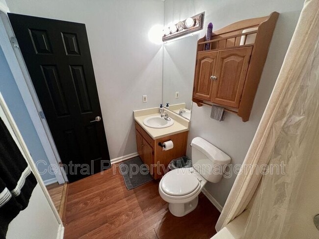 Building Photo - 102 Stoneledge Dr