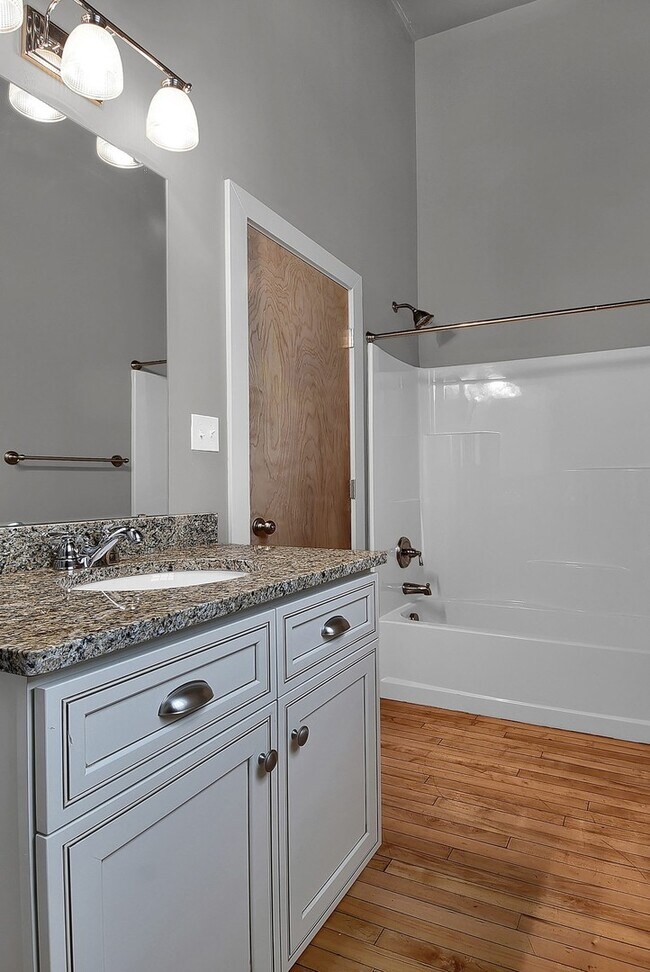 Building Photo - Skin that Sparkles