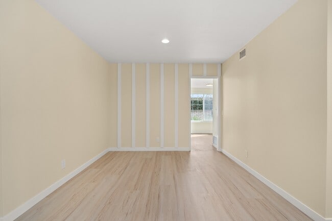 Building Photo - 306 Dolores Cir