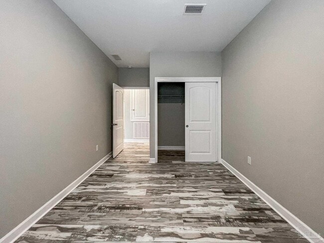 Building Photo - 5180 Burlington Ave