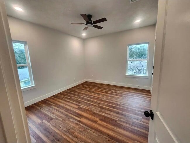 Building Photo - 1002 Natchez Ave