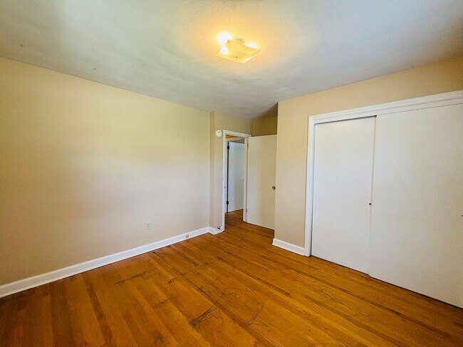 Building Photo - 316 Reynolds Ave