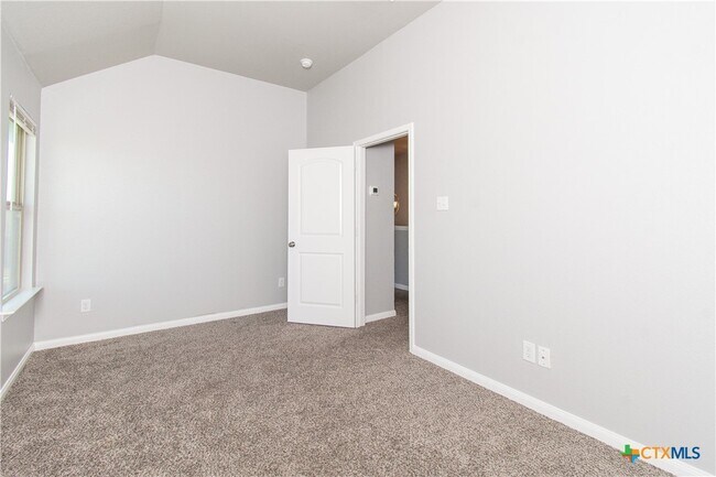 Building Photo - 3209 Shawlands Rd