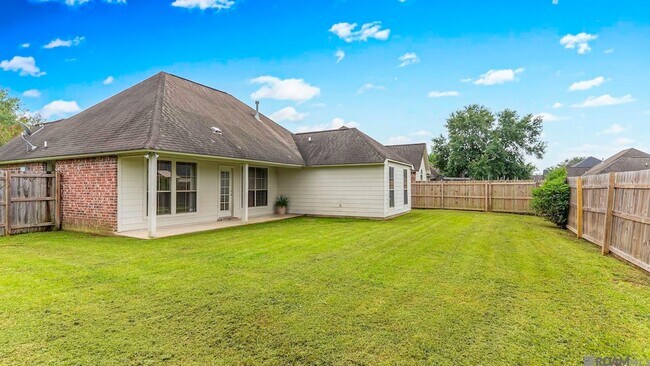 Building Photo - 12237 Spring Valley Dr