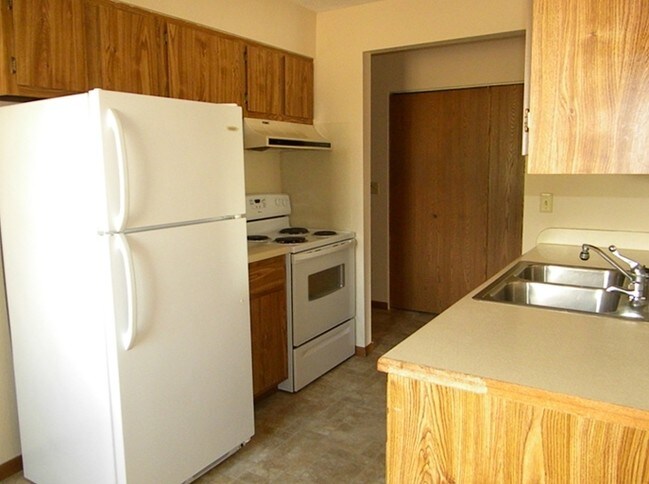 Kitchen - Erickson Meadowview Apartments