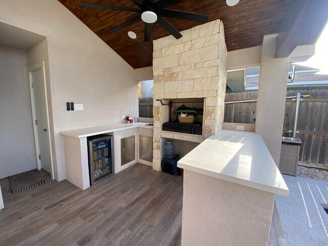 Building Photo - 1232 Sambar Lp