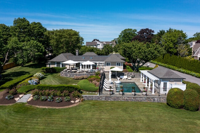 Building Photo - 3 Barclay Sq