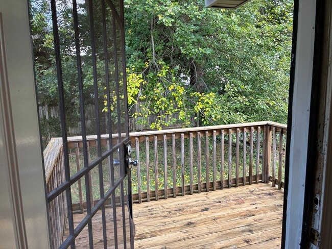 Building Photo - Cozy Ranch in Shawnee