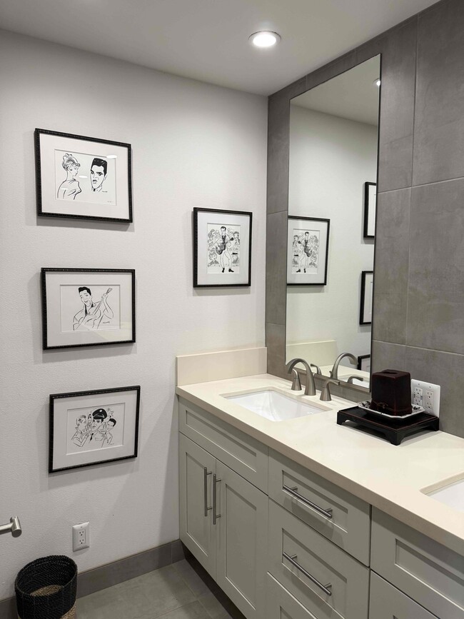 Building Photo - 220 Kaiola Pl