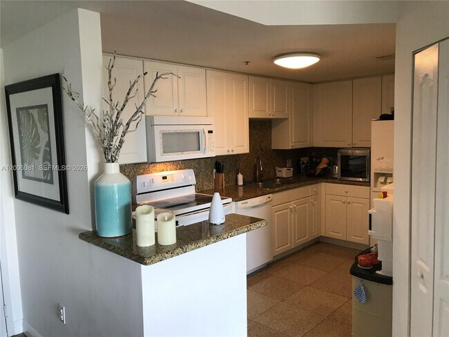 Building Photo - 1627 SW 37th Ave