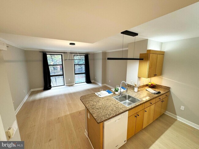 Building Photo - 616 E Street NW Unit 308