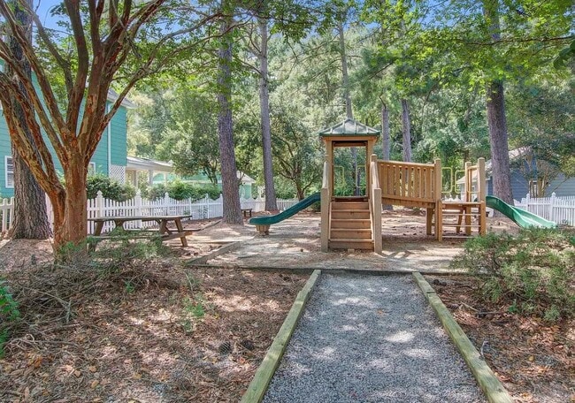 Building Photo - 105 Crossandra Ave