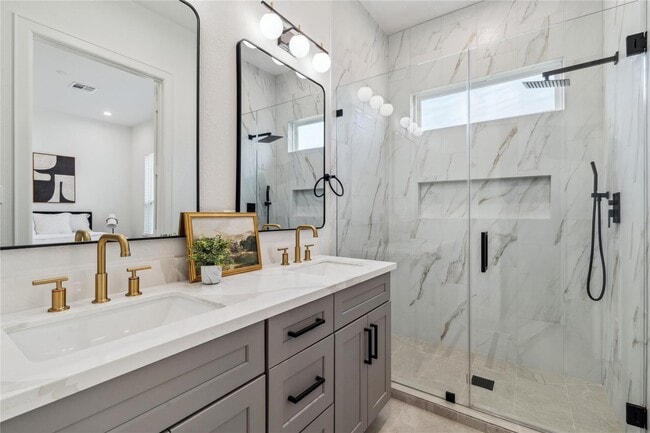 Building Photo - 6528 Weston St