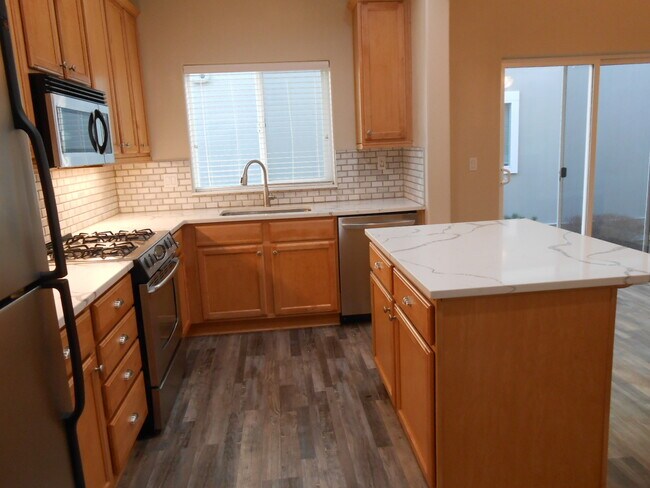 Building Photo - 61746 Darla Pl