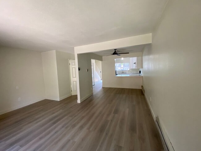 Building Photo - 1481 Parkway Dr